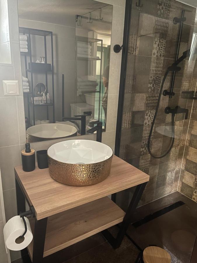 Apartment Mirana With Garden And Free Parking Zadar Buitenkant foto