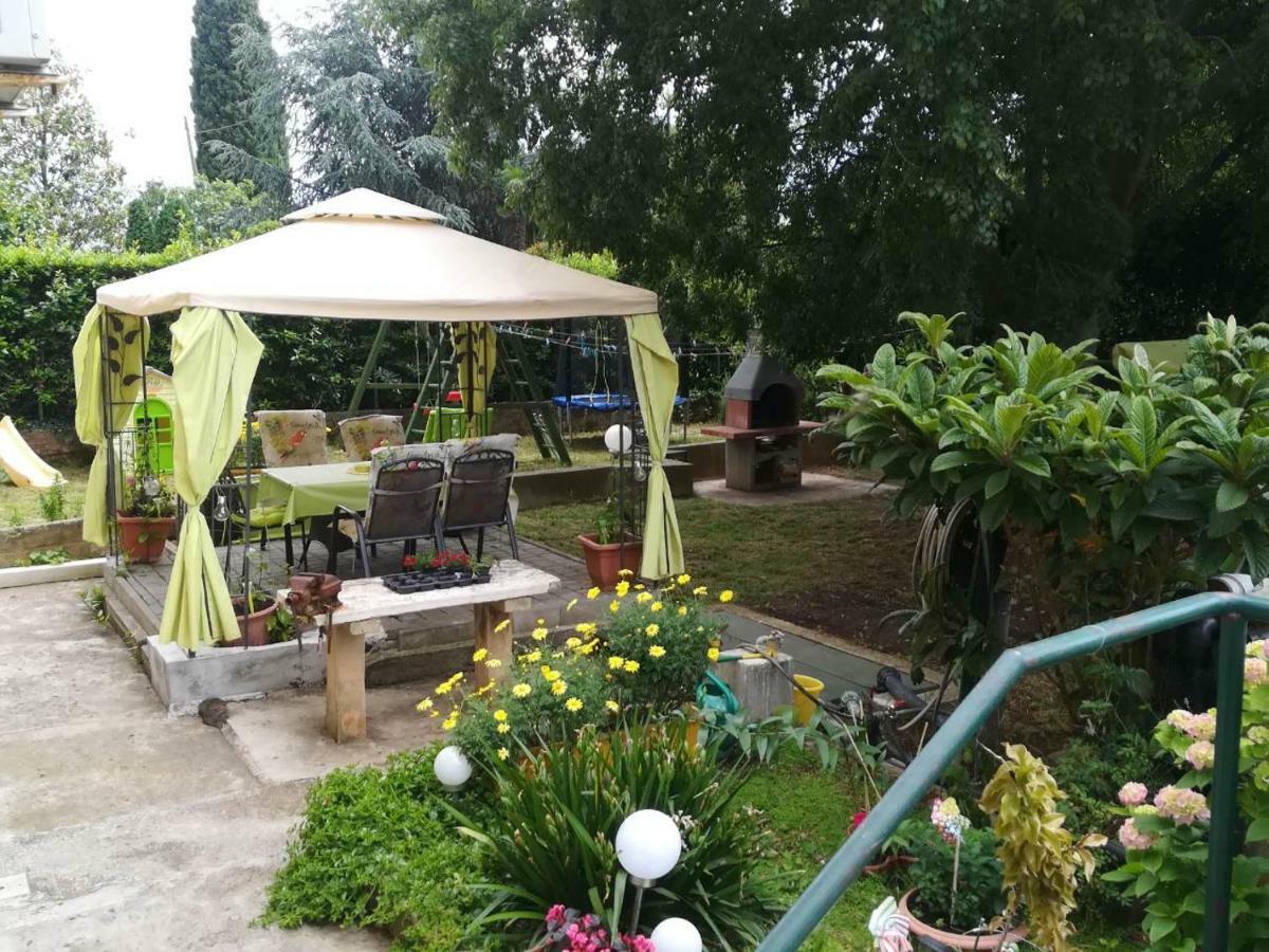 Apartment Mirana With Garden And Free Parking Zadar Buitenkant foto